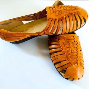 Soft Spot(Comfortiva)Women’s Leather Woven Sandals: 9WW